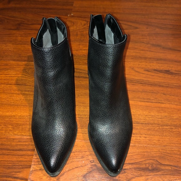 Simply Vera (Vera Wang) Boots - Picture 2 of 5